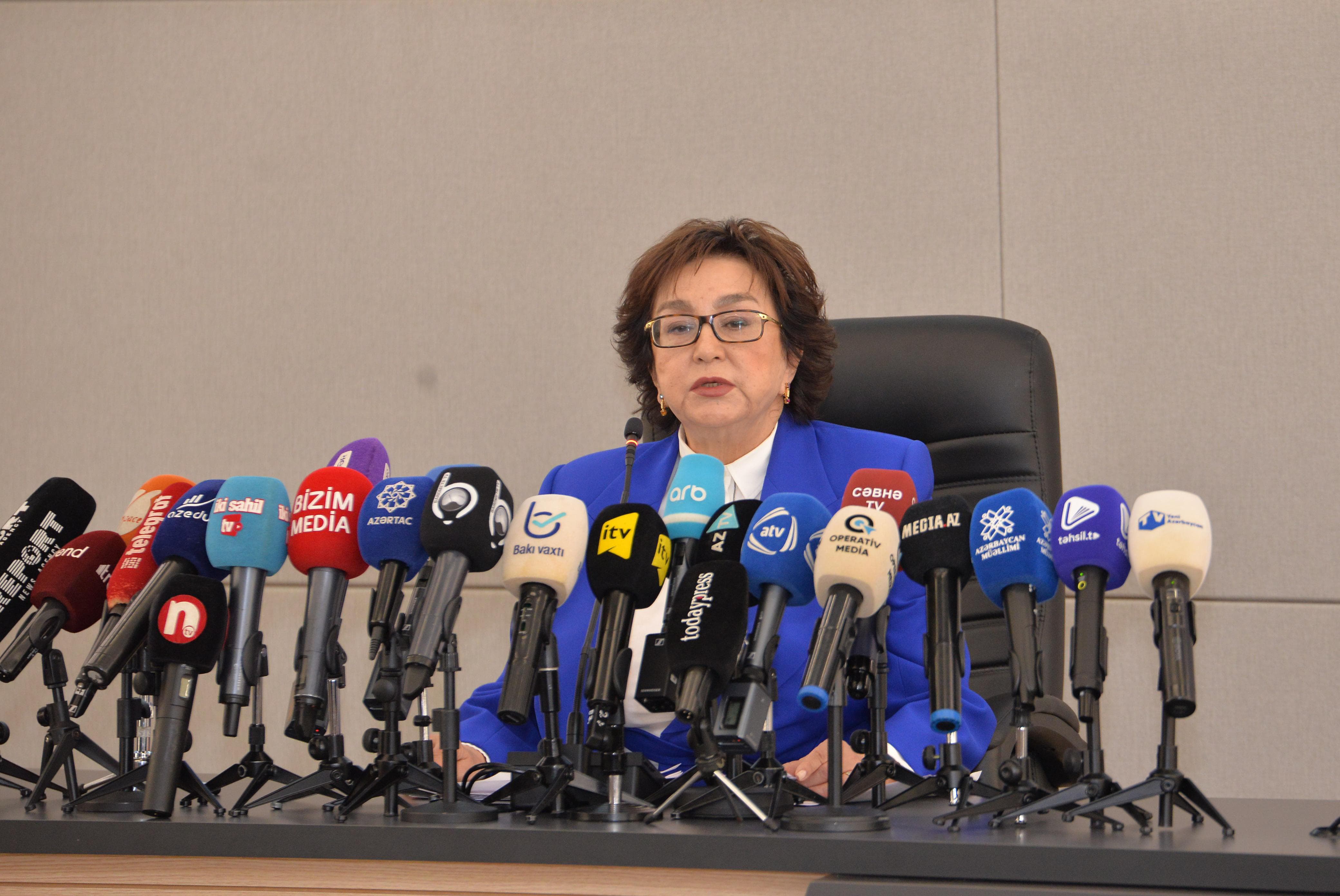 Buraxılış imtahanına 11-ci sinfin proqramından suallar salınır?  