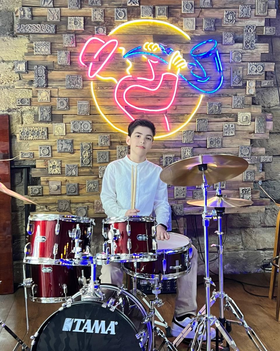 Cazla böyüyən yeniyetmə: Musiqi təhsil yolumu daha da zənginləşdirir