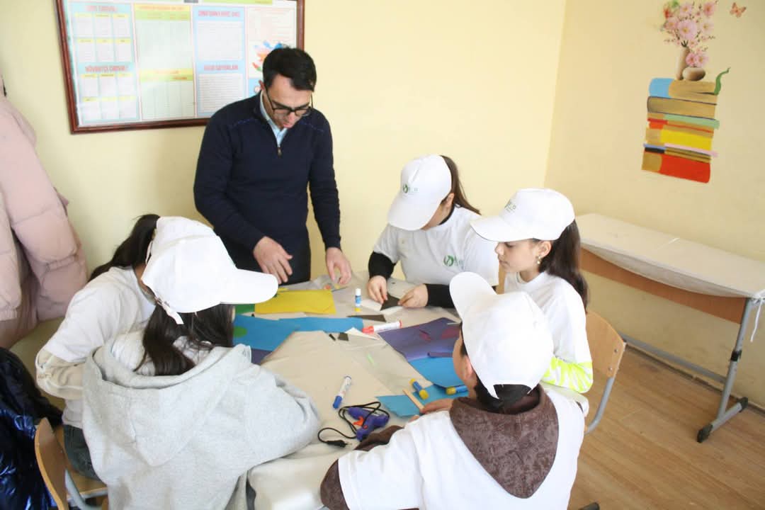 Cəlilabad məktəbliləri smart tipli zibil qabı hazırlayıblar 