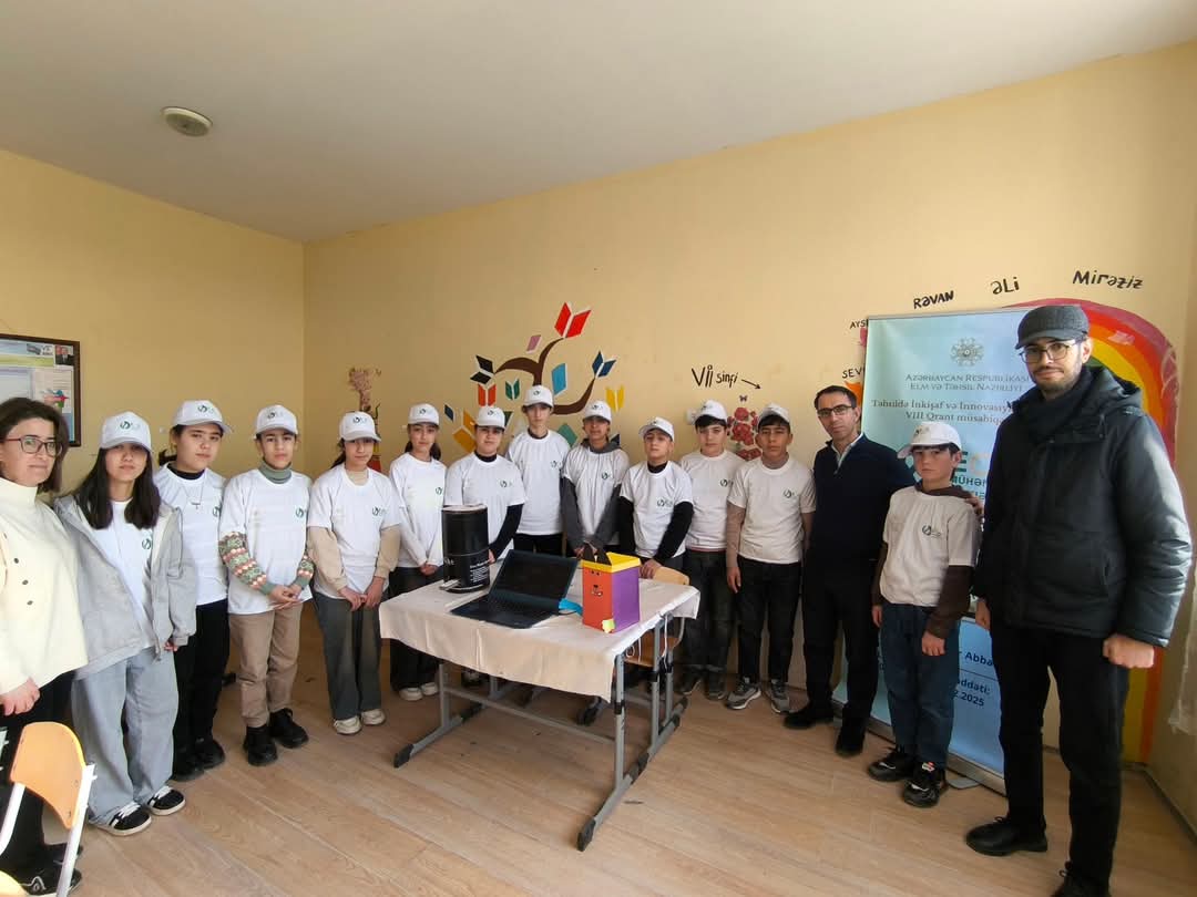 Cəlilabad məktəbliləri smart tipli zibil qabı hazırlayıblar 