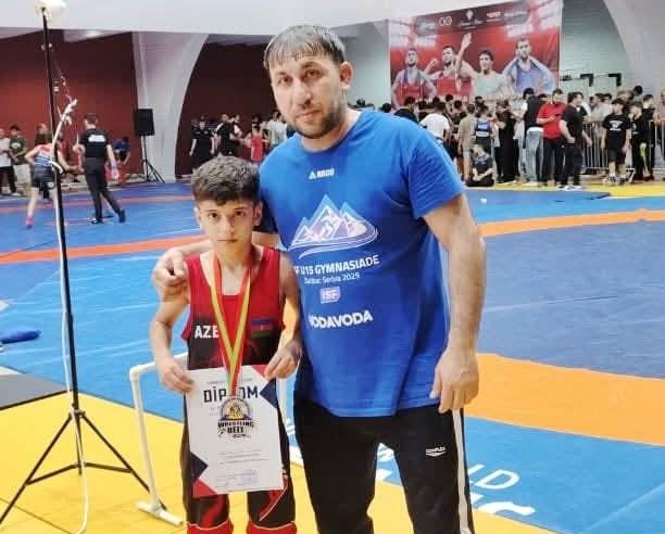 Cəlilabadın güləşçi məktəblisi gümüş medal qazandı