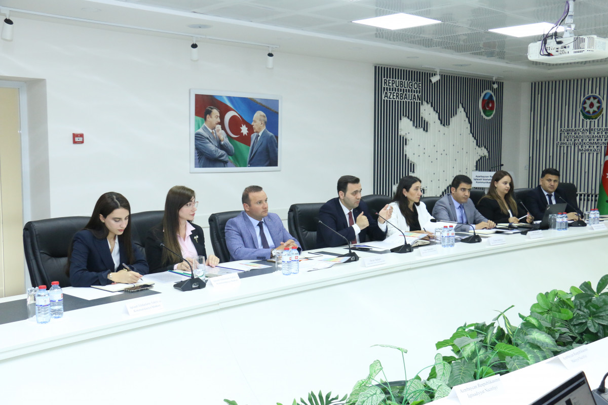 Cəzaçəkmə müəssisələrində peşə təhsilinin keyfiyyətinin yüksəldilməsi ilə bağlı iclas keçirilib