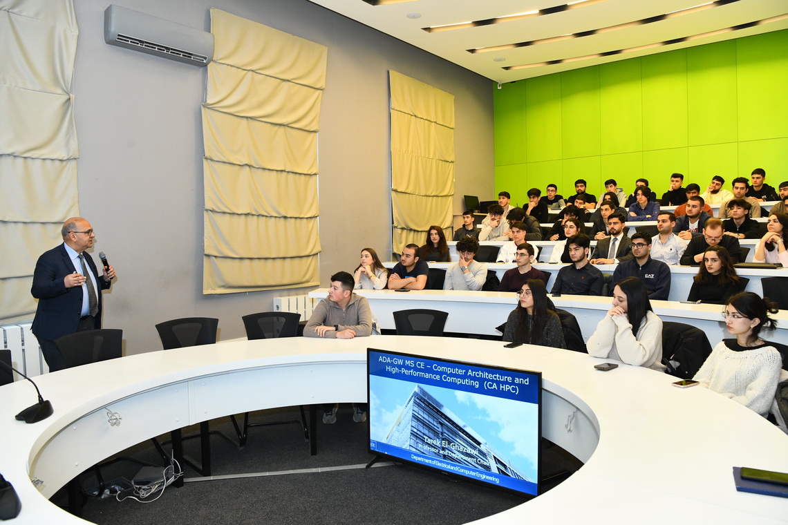 Corc Vaşinqton Universitetinin professoru ADNSU-da seminar keçib 