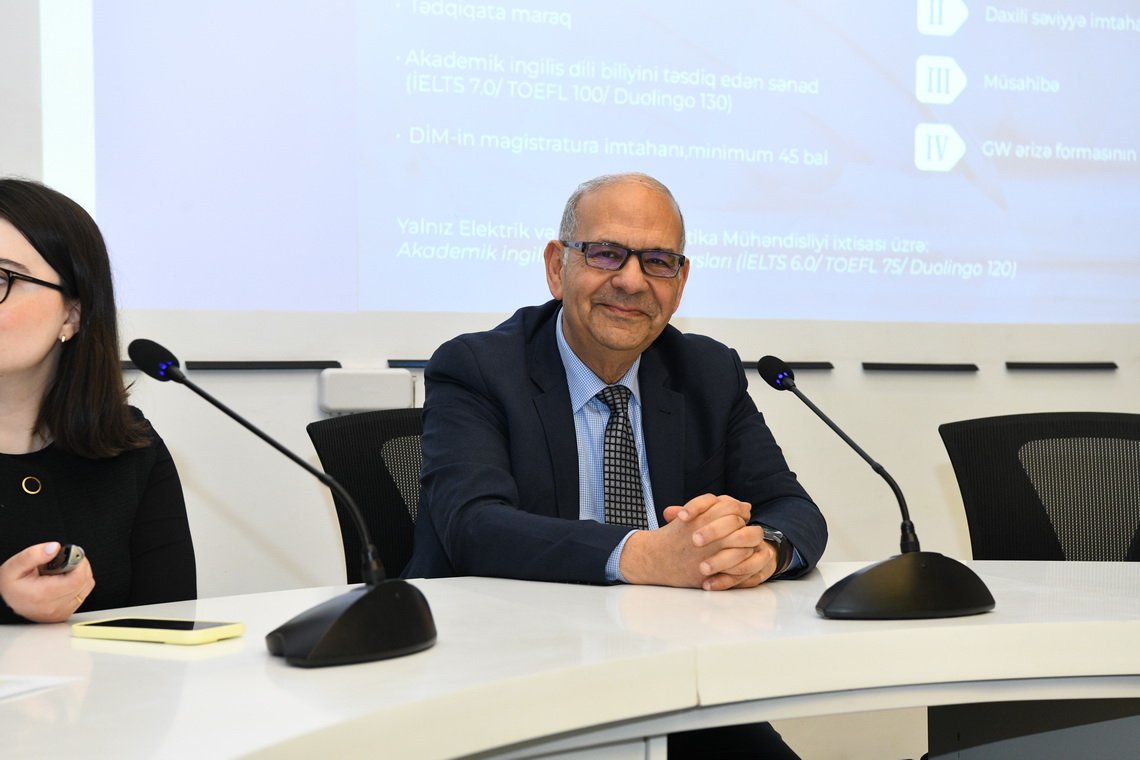 Corc Vaşinqton Universitetinin professoru ADNSU-da seminar keçib