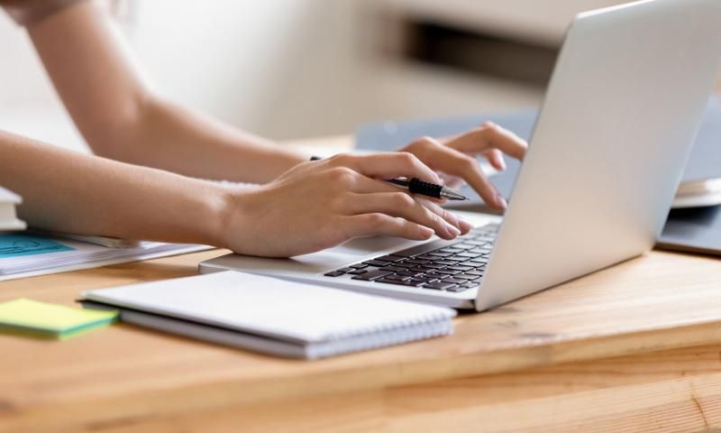 “Coursera” platformasında bir sıra kurslar ana dilimizə dublyaj olunub 