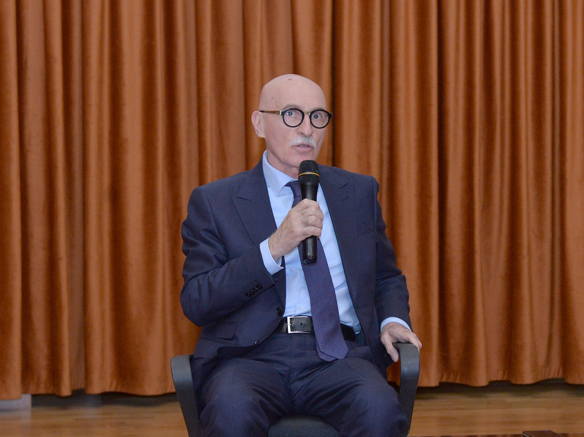 “Danışır təcrübə” layihəsinin qonağı Həsən Həsənov olub