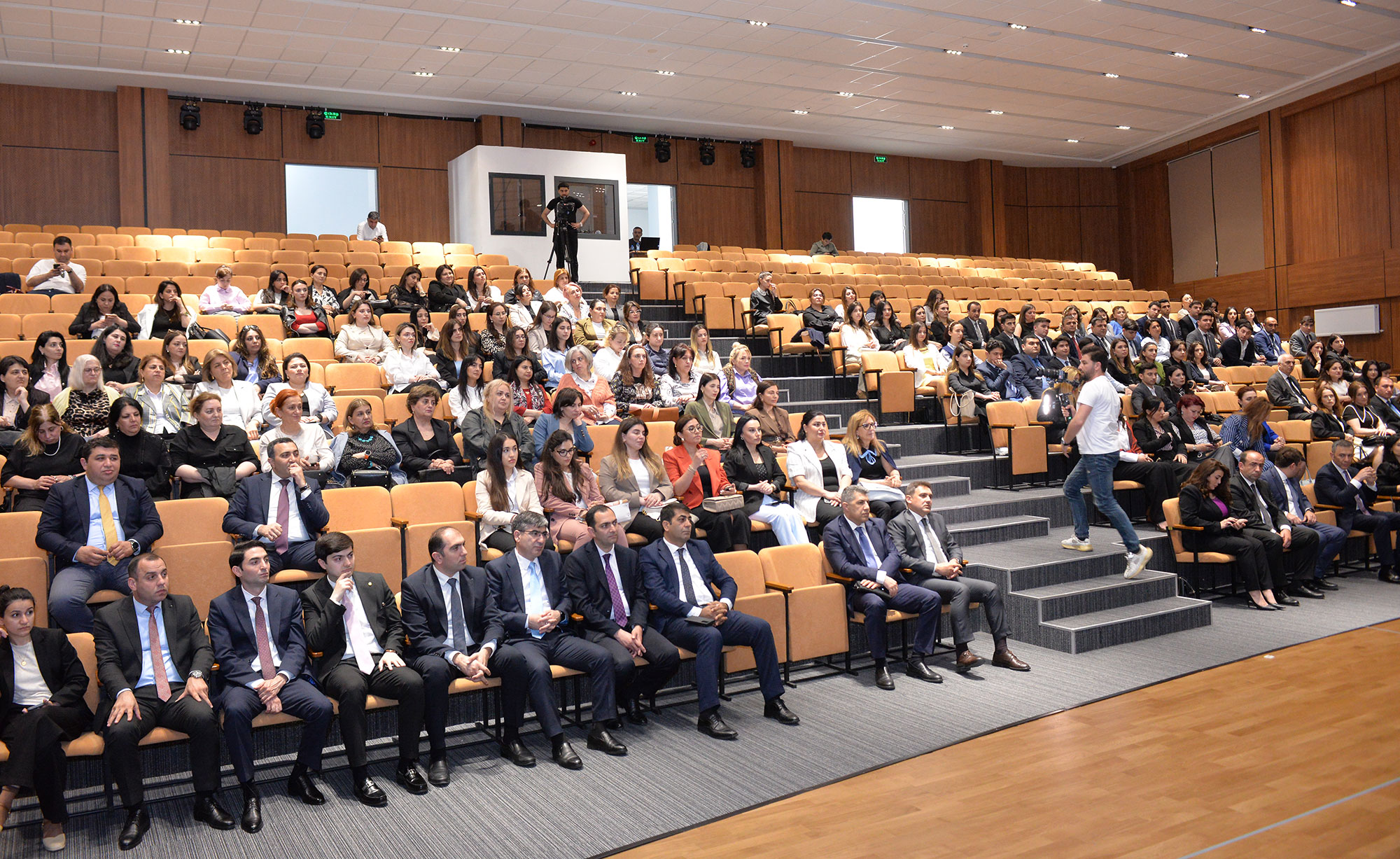 “Danışır təcrübə” layihəsinin qonağı Həsən Həsənov olub