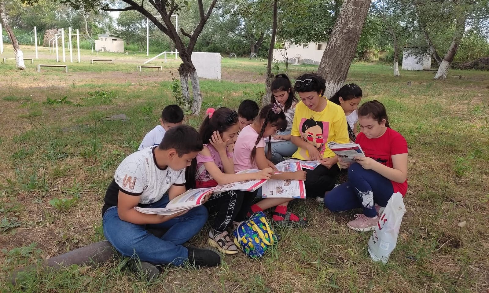 Dərs otağından yay düşərgəsinə: Bahar müəllimin fərqli dərsləri 