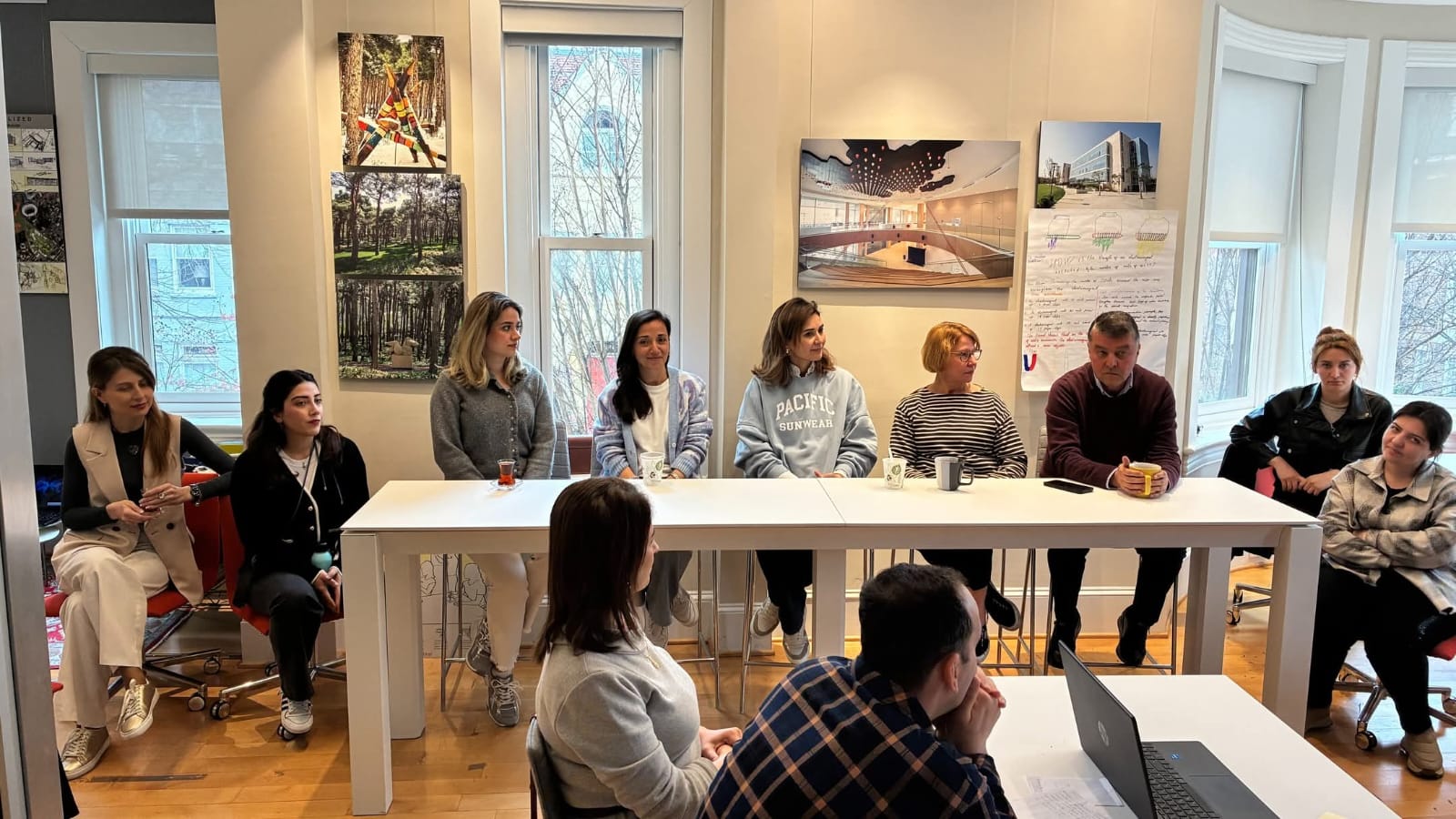 Dərs otağından yay düşərgəsinə: Bahar müəllimin fərqli dərsləri