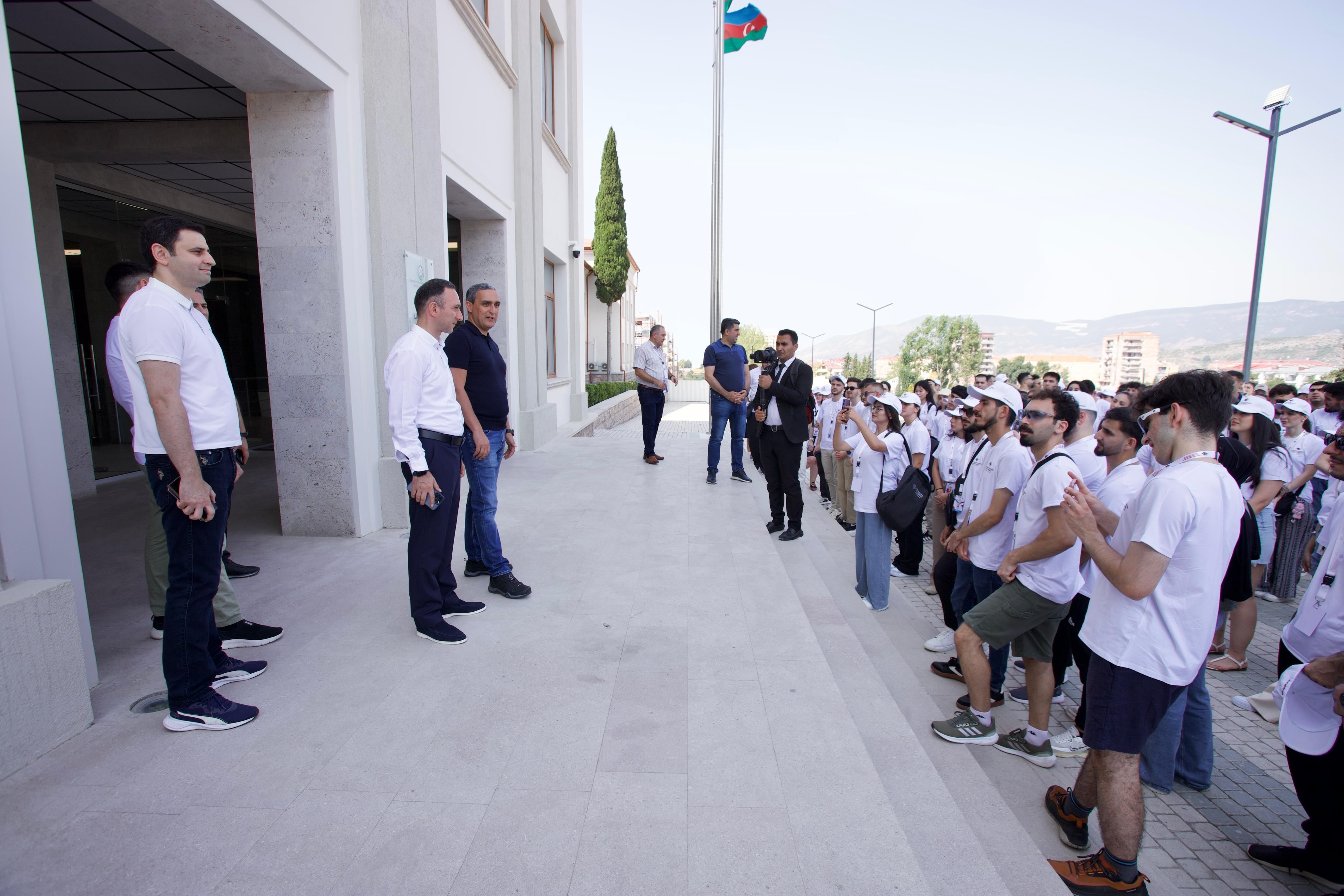 Diaspor gəncləri Qarabağ Universitetində olublar