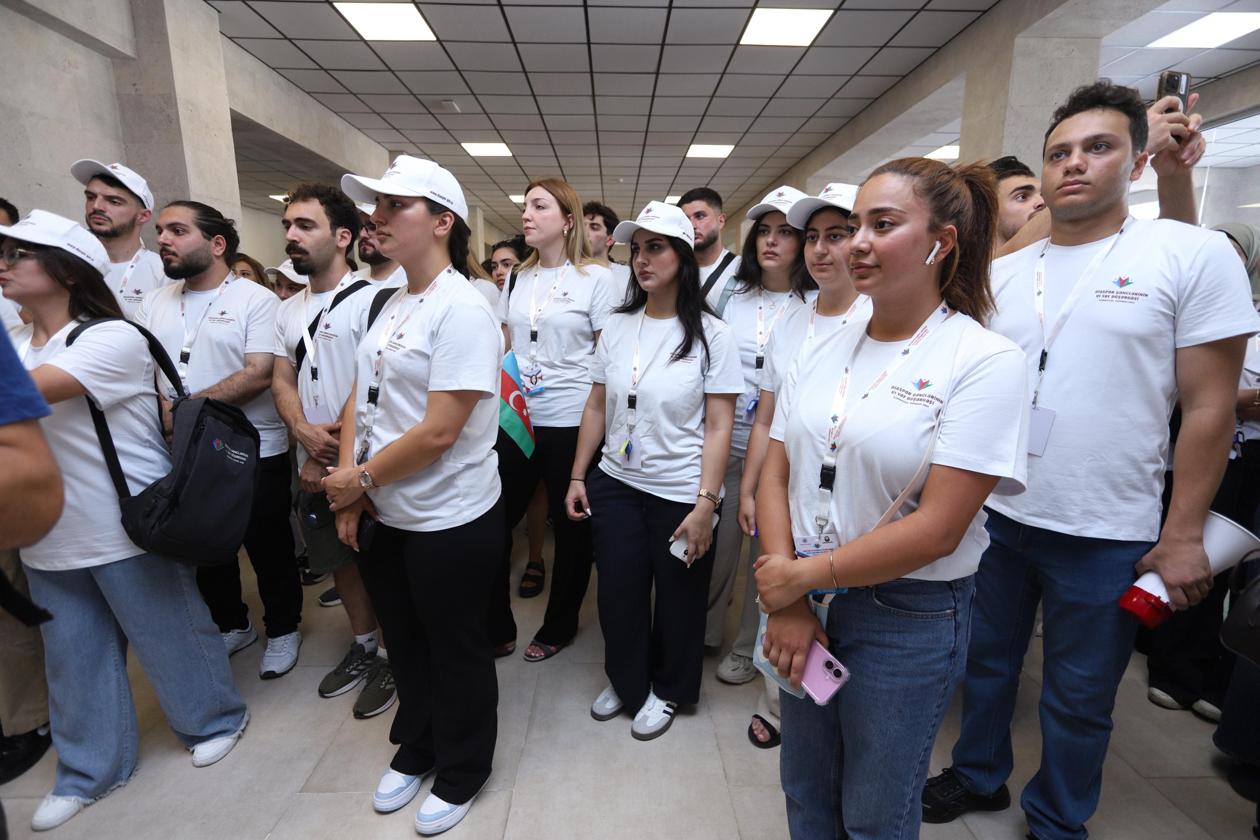 Diaspor gəncləri Qarabağ Universitetində olublar