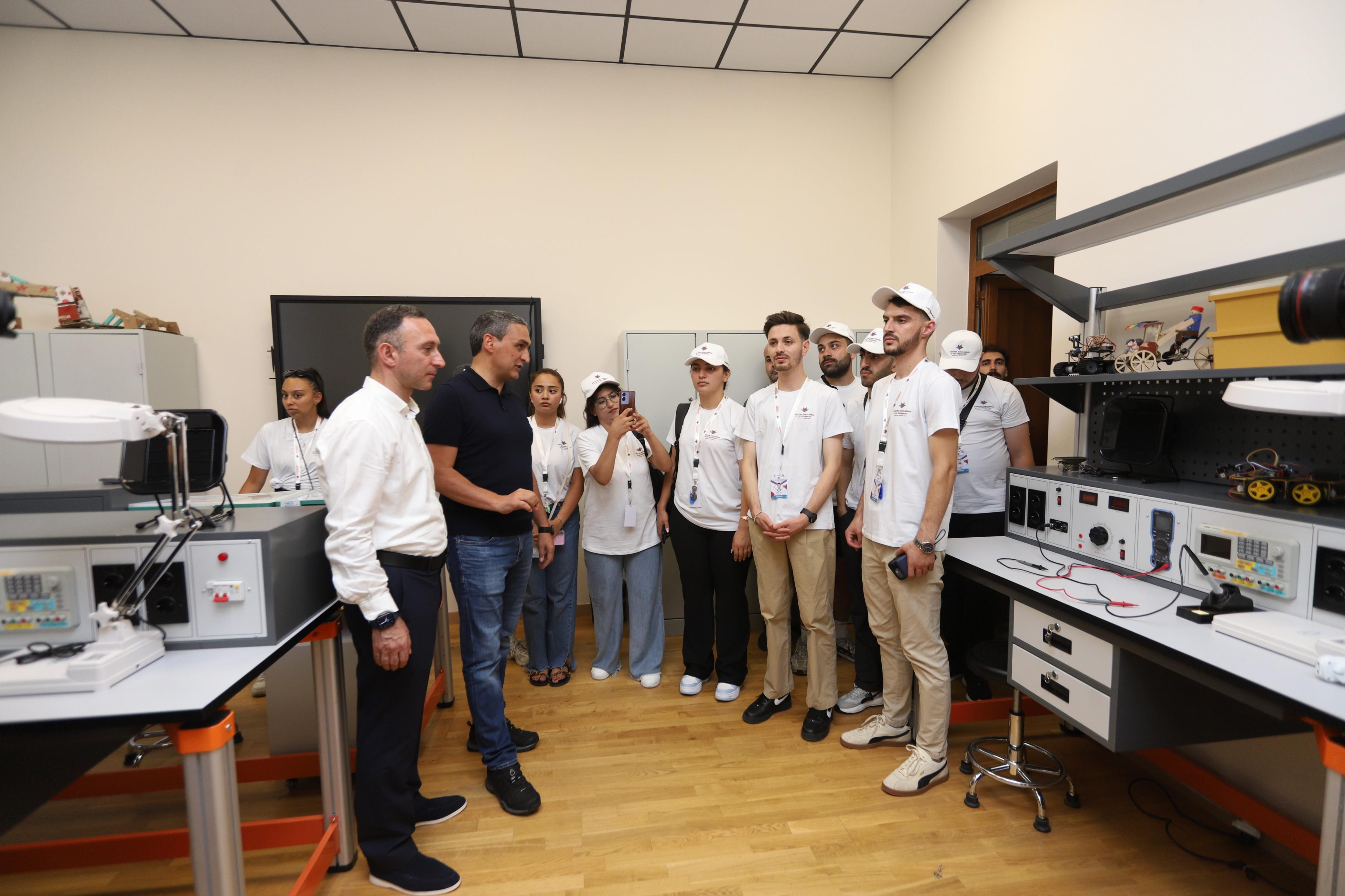 Diaspor gəncləri Qarabağ Universitetində olublar