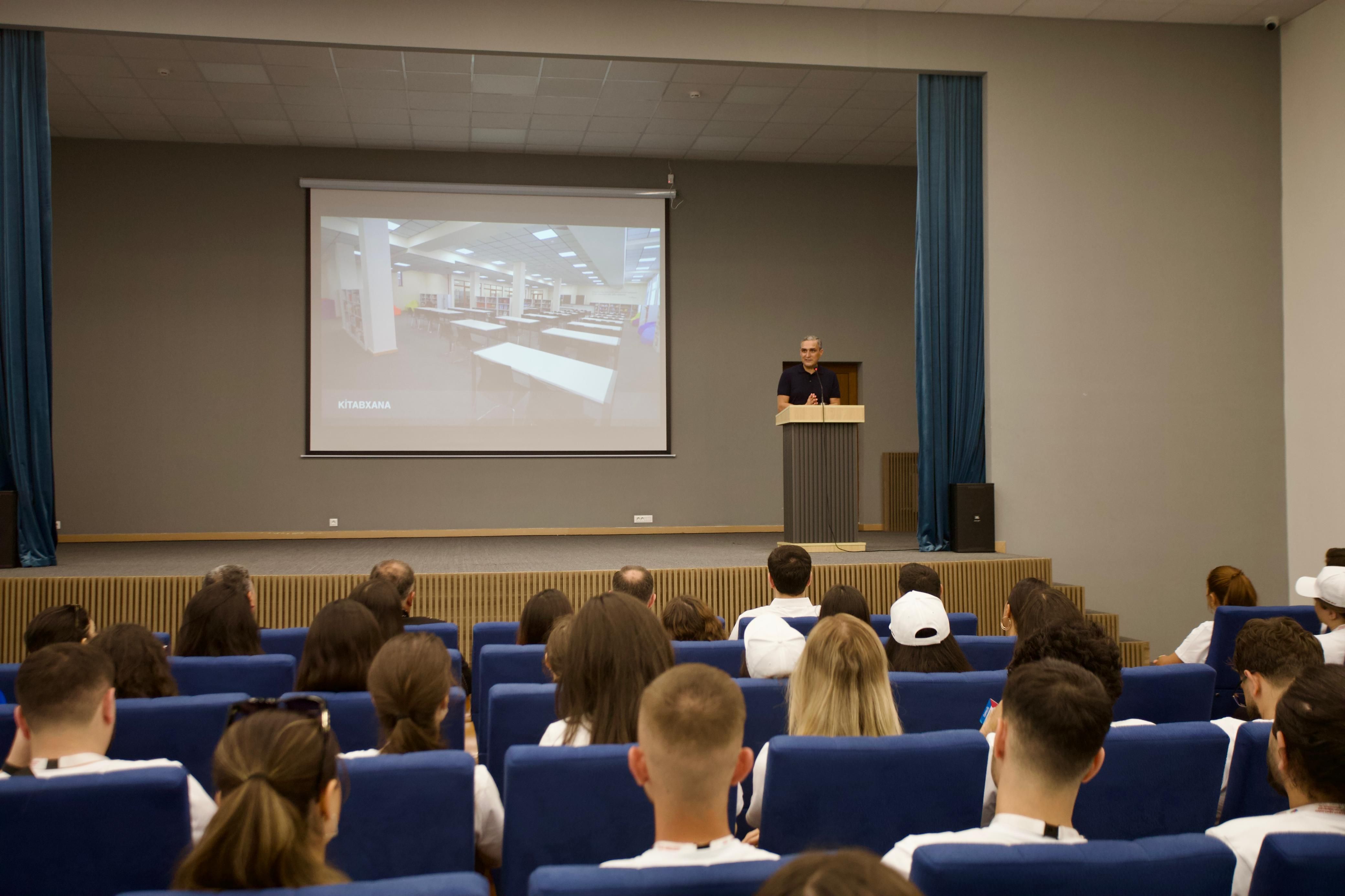 Diaspor gəncləri Qarabağ Universitetində olublar