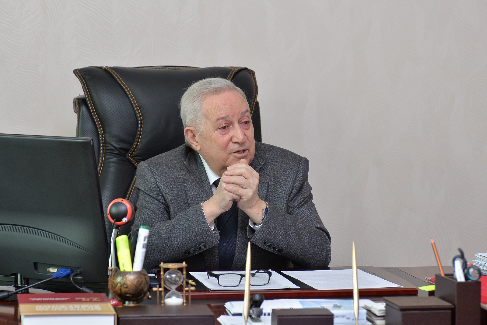 Dilqəm Tağıyev: “Kağız yaradıcılığından uzaqlaşıb elmlə məşğul olmaq lazımdır” – MÜSAHİBƏ (II hissə)