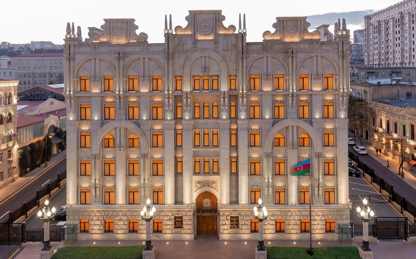 DİN: Məktəbdə paylanan vərəqələrdə təhlükəli hal və kriminal tərkib aşkarlanmayıb 