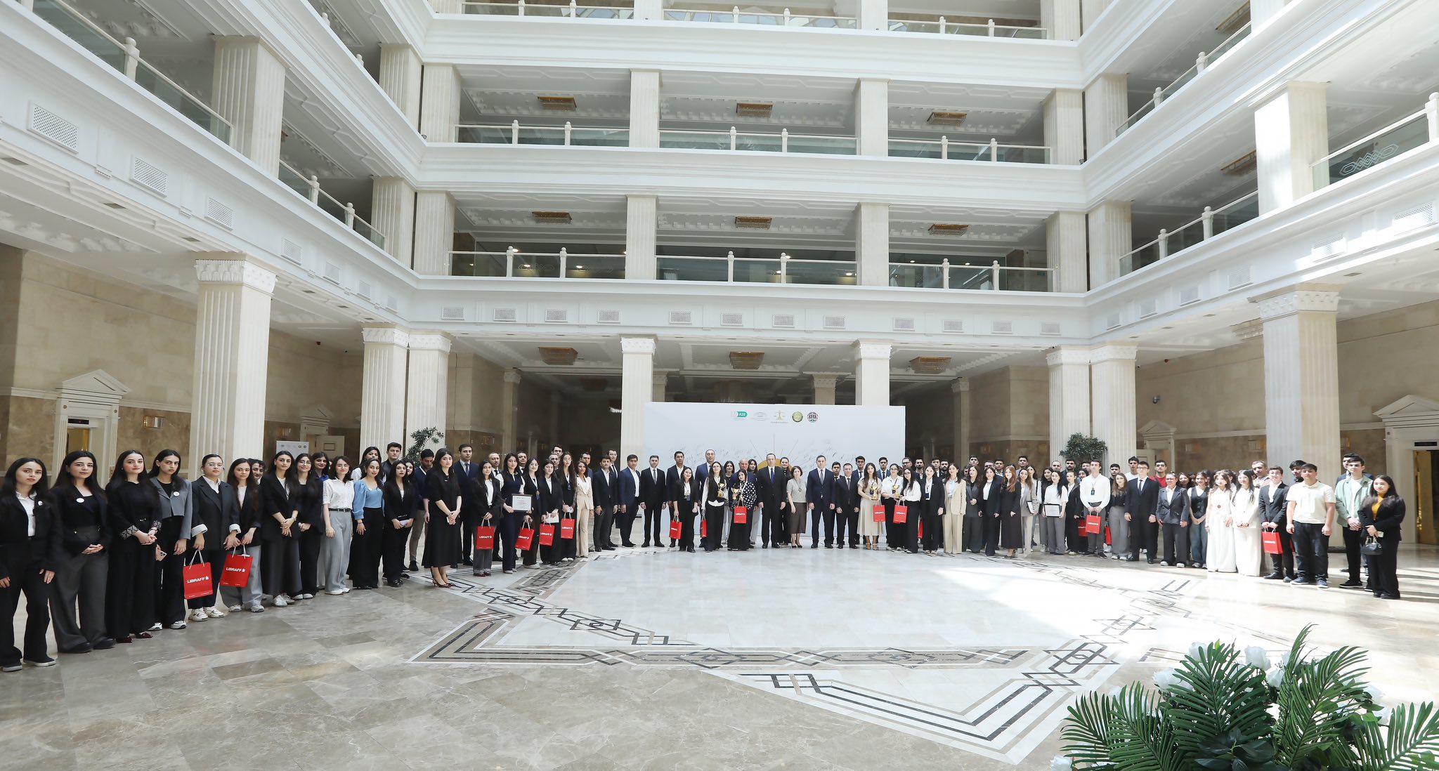 “DİVAN” – Milli Məhkəmə Simulyasiyasının mükafatlandırma mərasimi keçirilib