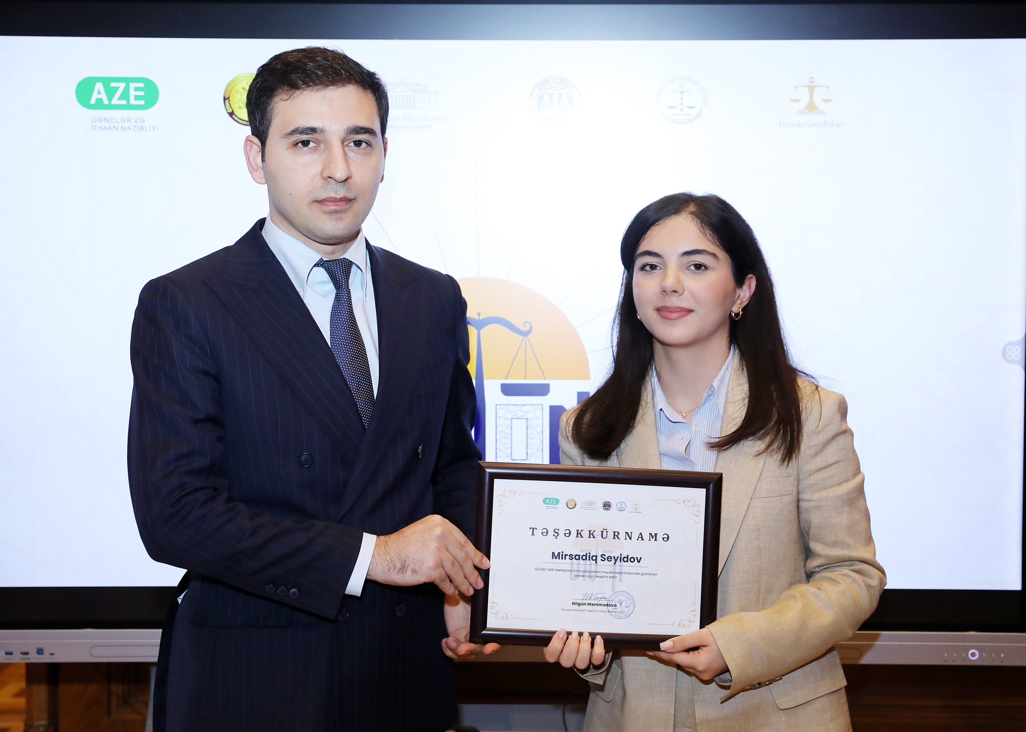“DİVAN” – Milli Məhkəmə Simulyasiyasının mükafatlandırma mərasimi keçirilib