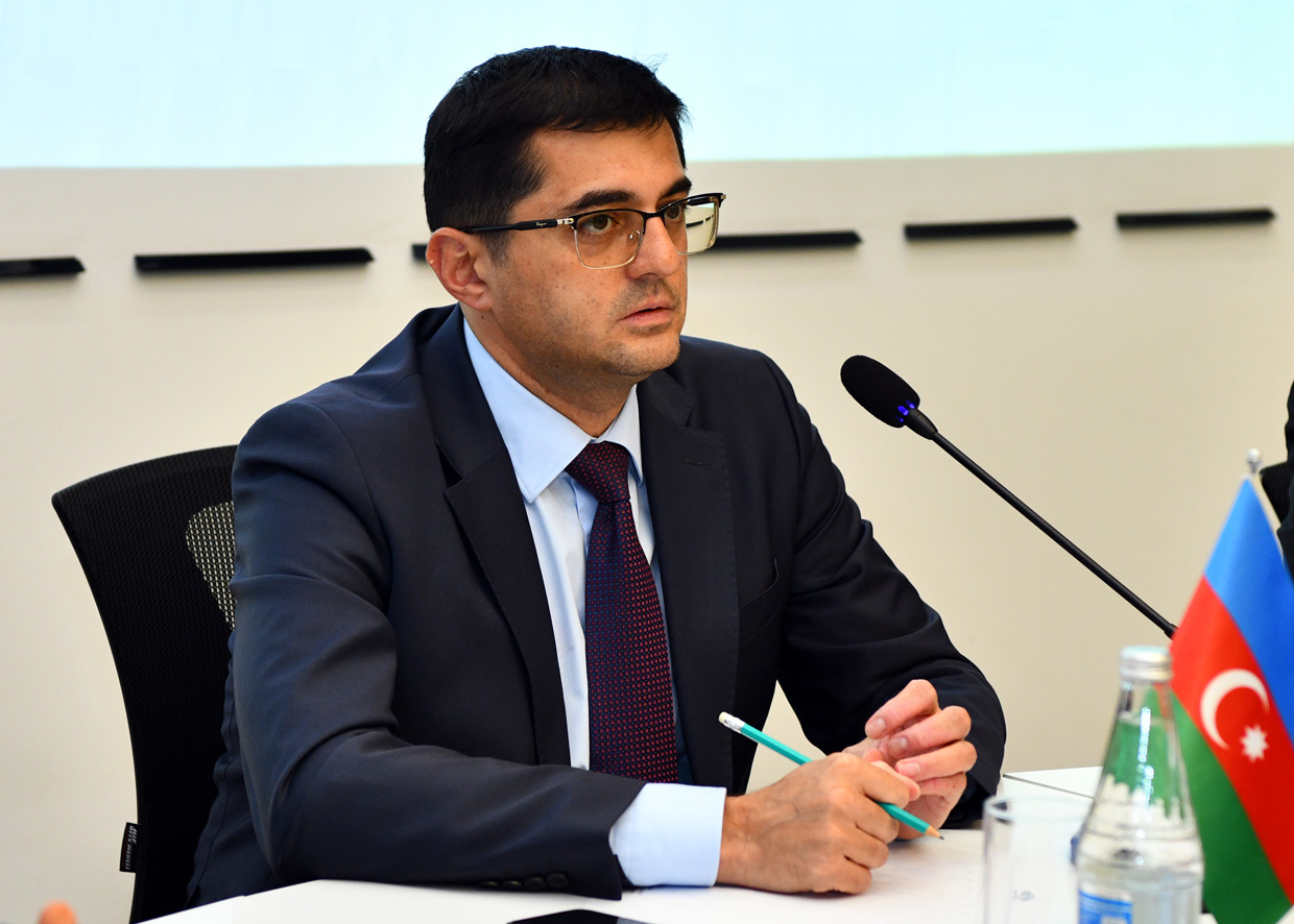 Dövlət Proqramı çərçivəsində xaricdə təhsil alacaq ADNSU məzunları ilə görüş keçirilib