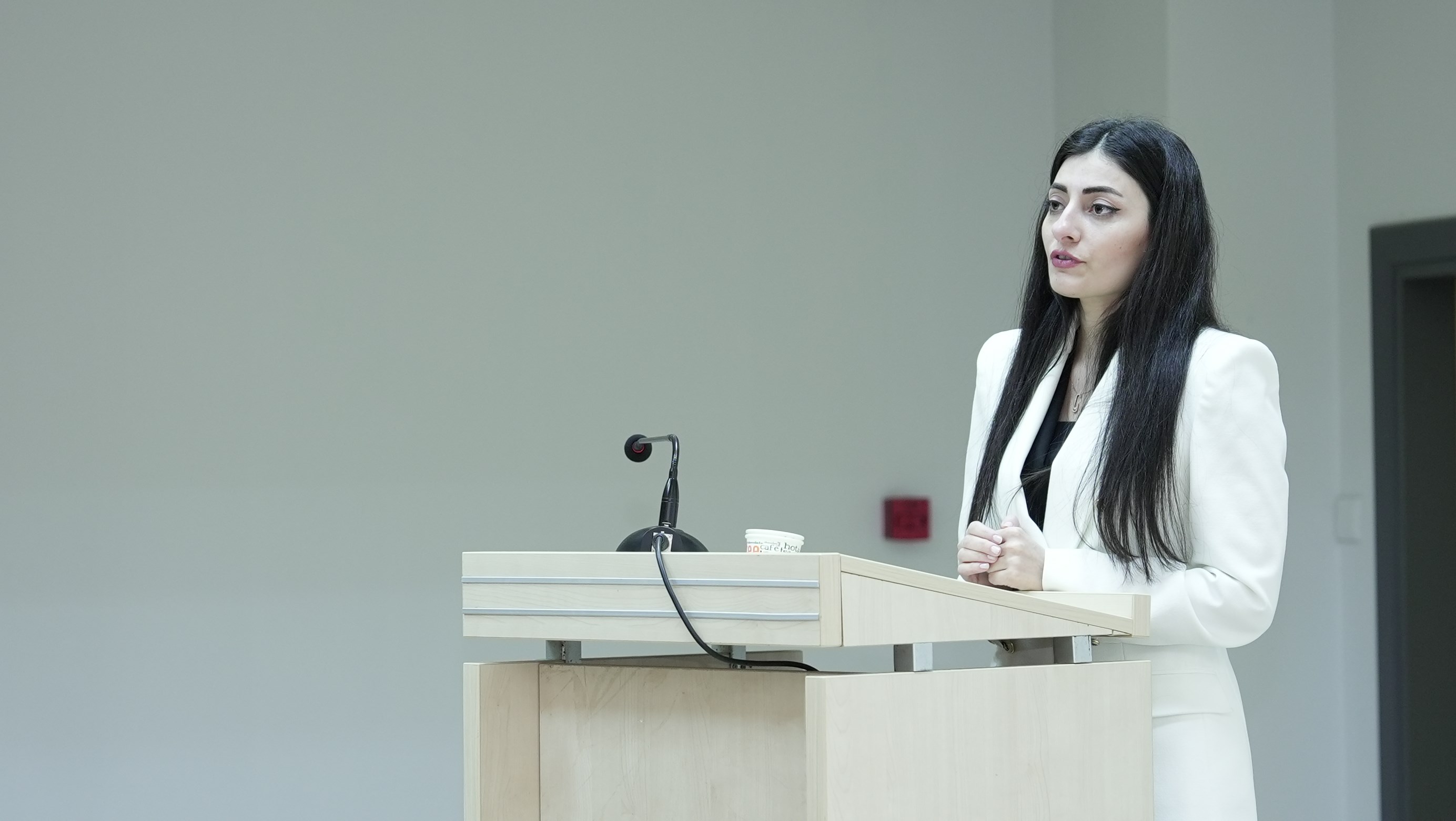 Dövlət Proqramı İdarəetmə Qrupu SABAH qruplarının tələbələri ilə görüşüb