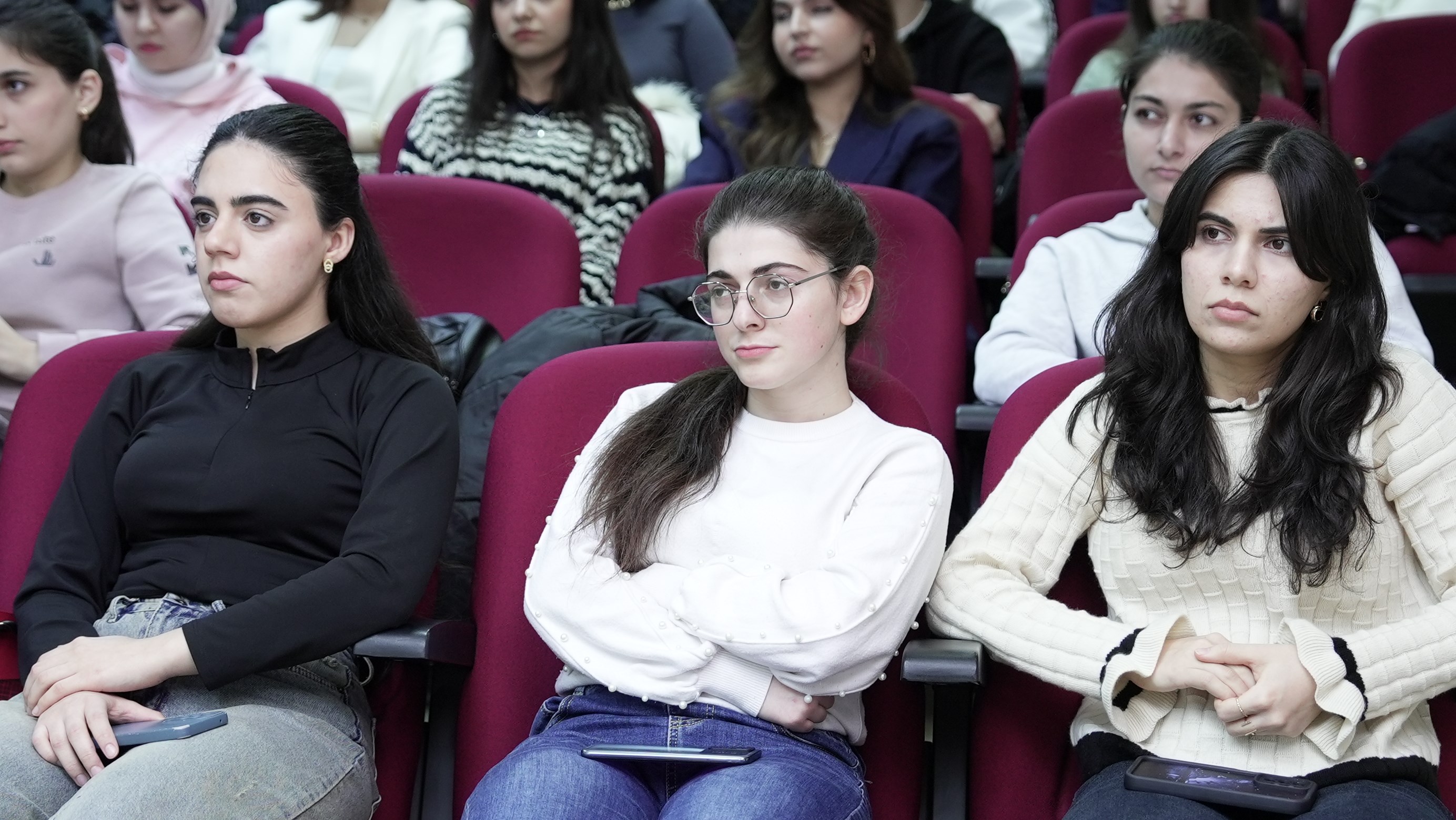 Dövlət Proqramı İdarəetmə Qrupu SABAH qruplarının tələbələri ilə görüşüb