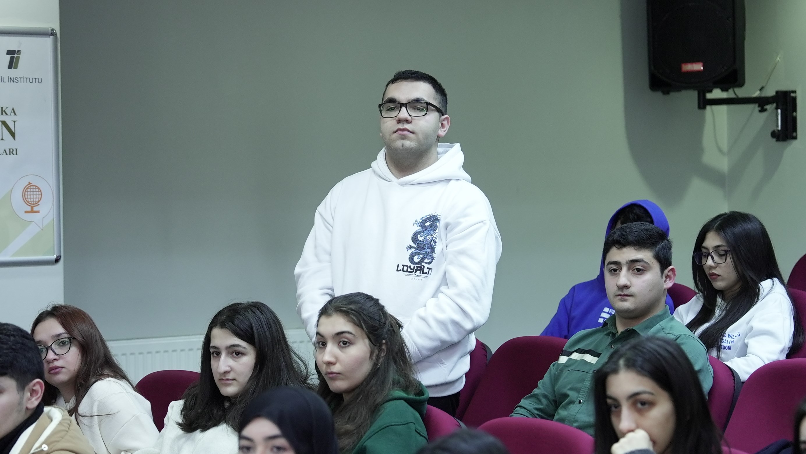 Dövlət Proqramı İdarəetmə Qrupu SABAH qruplarının tələbələri ilə görüşüb