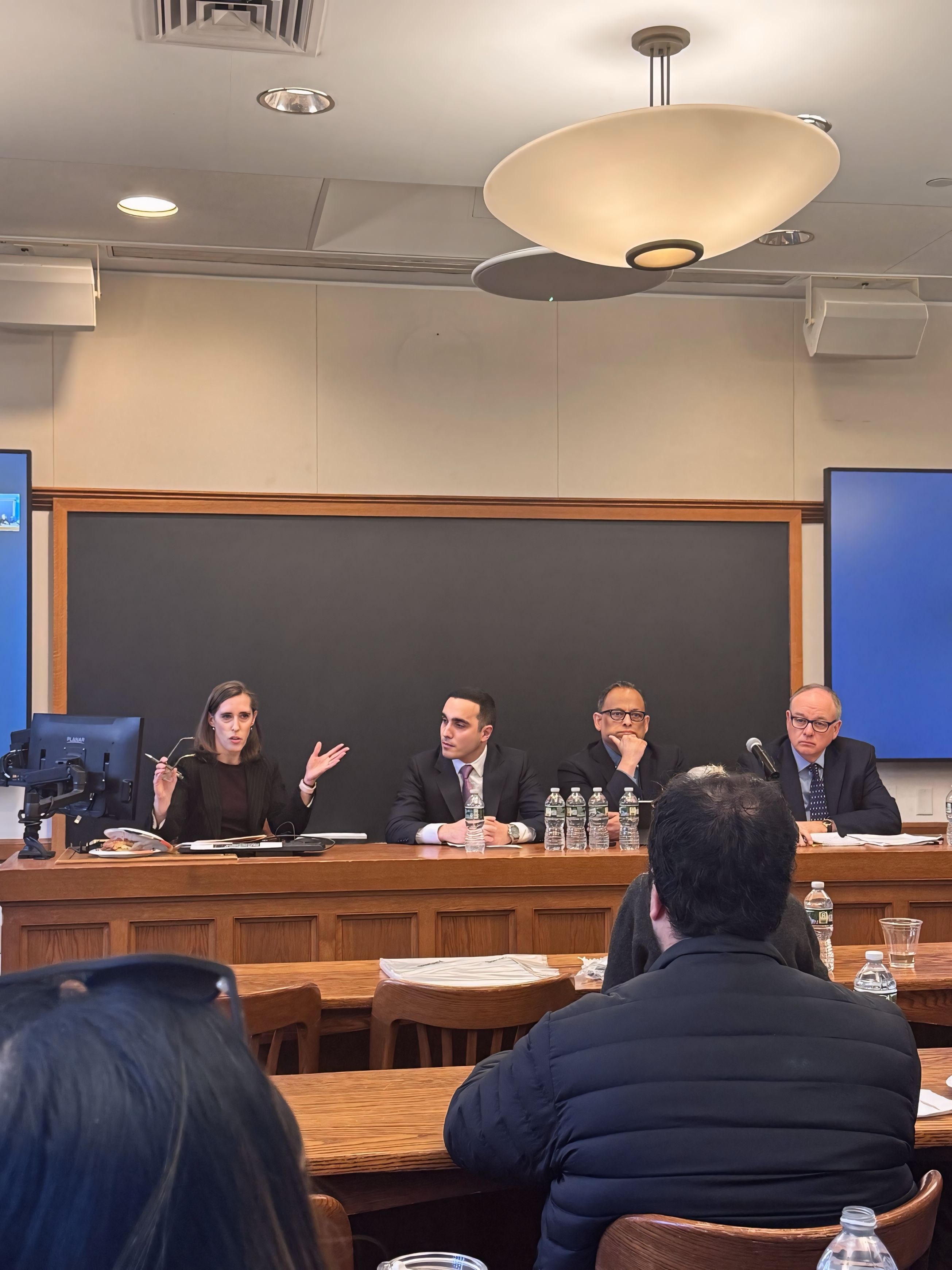 Dövlət Proqramı iştirakçısı beynəlxalq tədbirdə çıxış edib