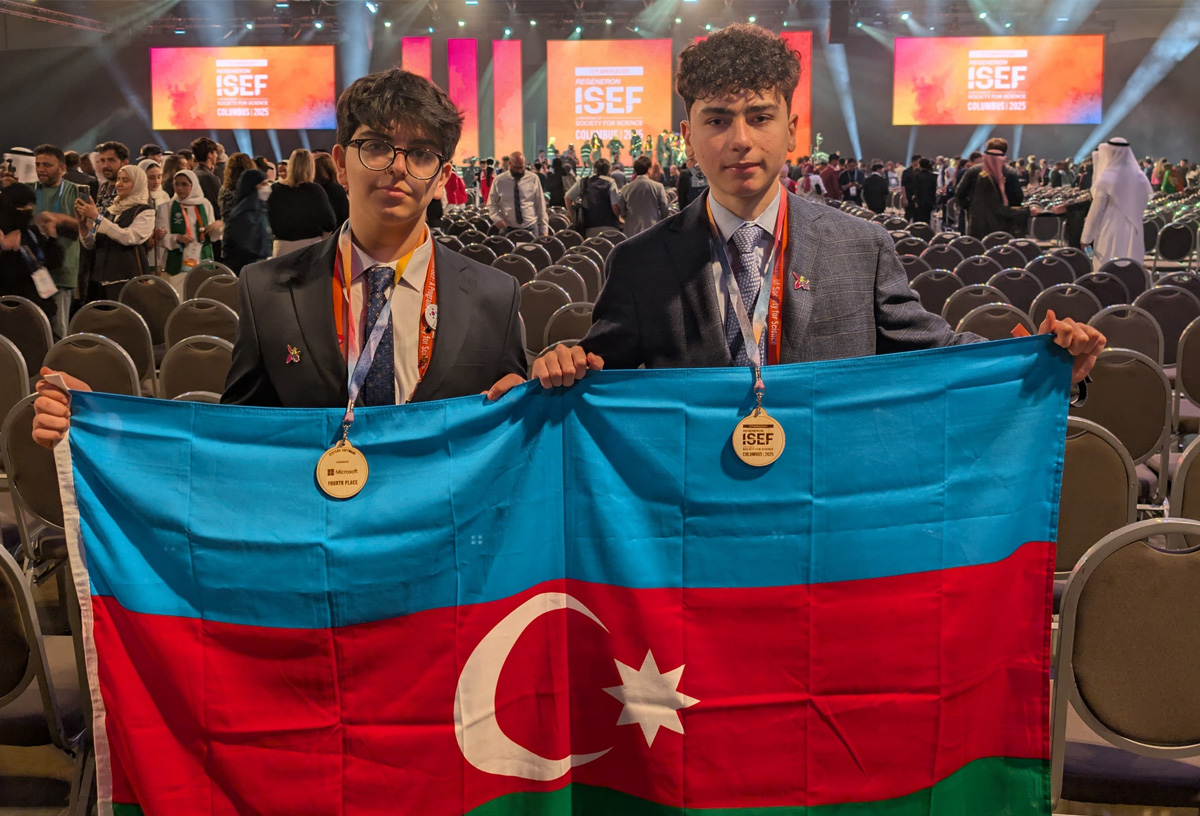 Dünyanın nüfuzlu elm yarışmasından medalla döndülər – Böyük uğura atılan addımlar 