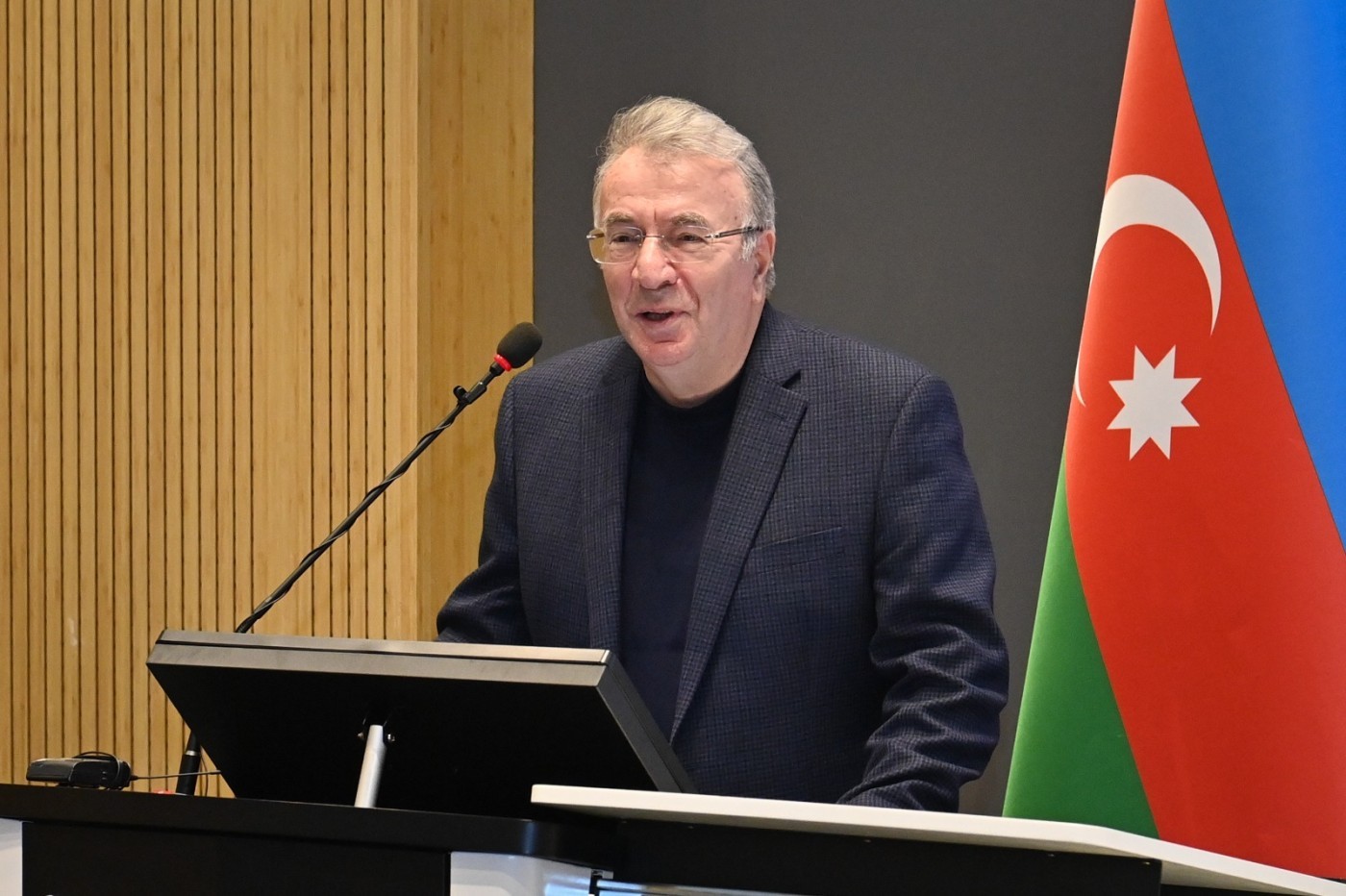 Dünyaşöhrətli alim rektorun müşaviri təyin edildi 