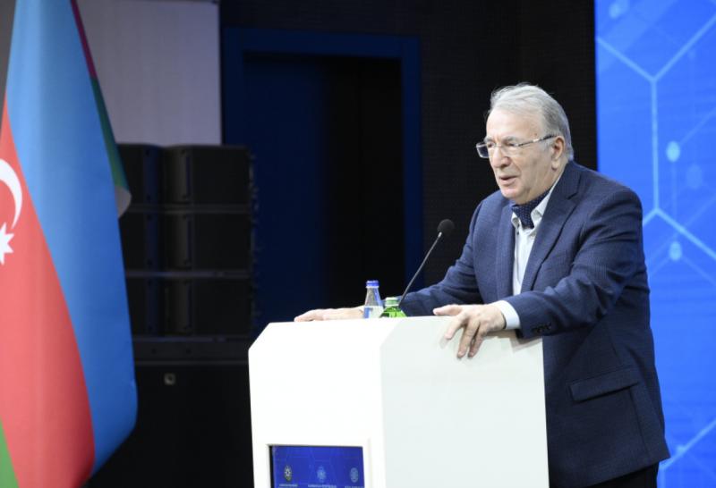 Dünyaşöhrətli alim rektorun müşaviri təyin edildi