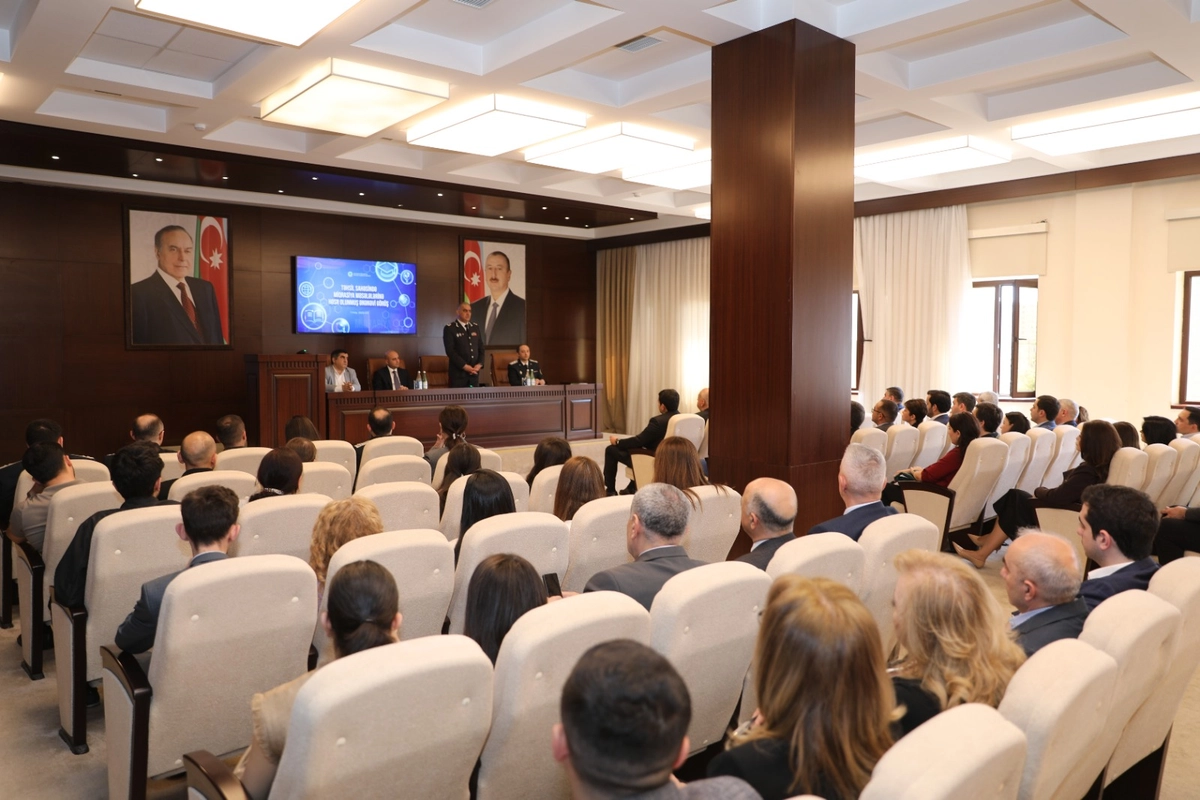 Əcnəbi tələbələrin miqrasiya məsələlərinə dair görüş keçirilib 