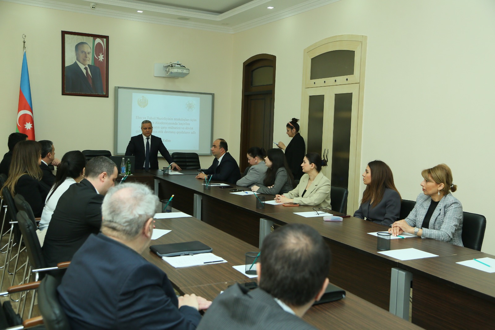 Ədliyyə Akademiyasında Elm və Təhsil Nazirliyinin əməkdaşları üçün təlim keçirilib