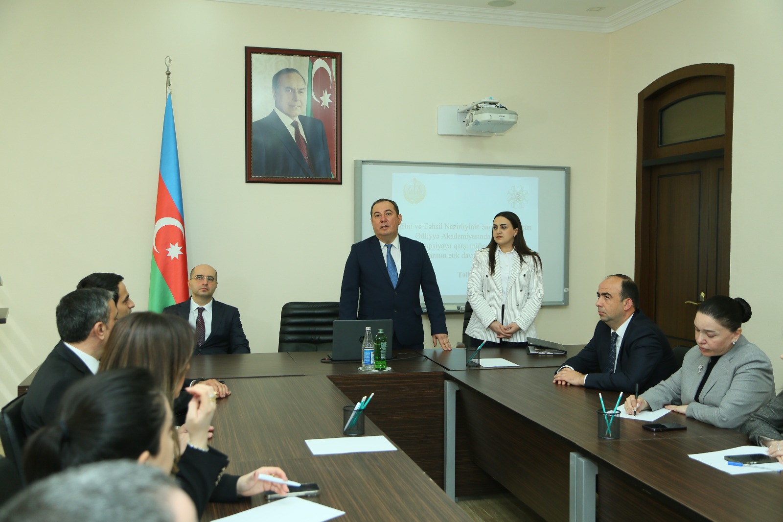 Ədliyyə Akademiyasında Elm və Təhsil Nazirliyinin əməkdaşları üçün təlim keçirilib