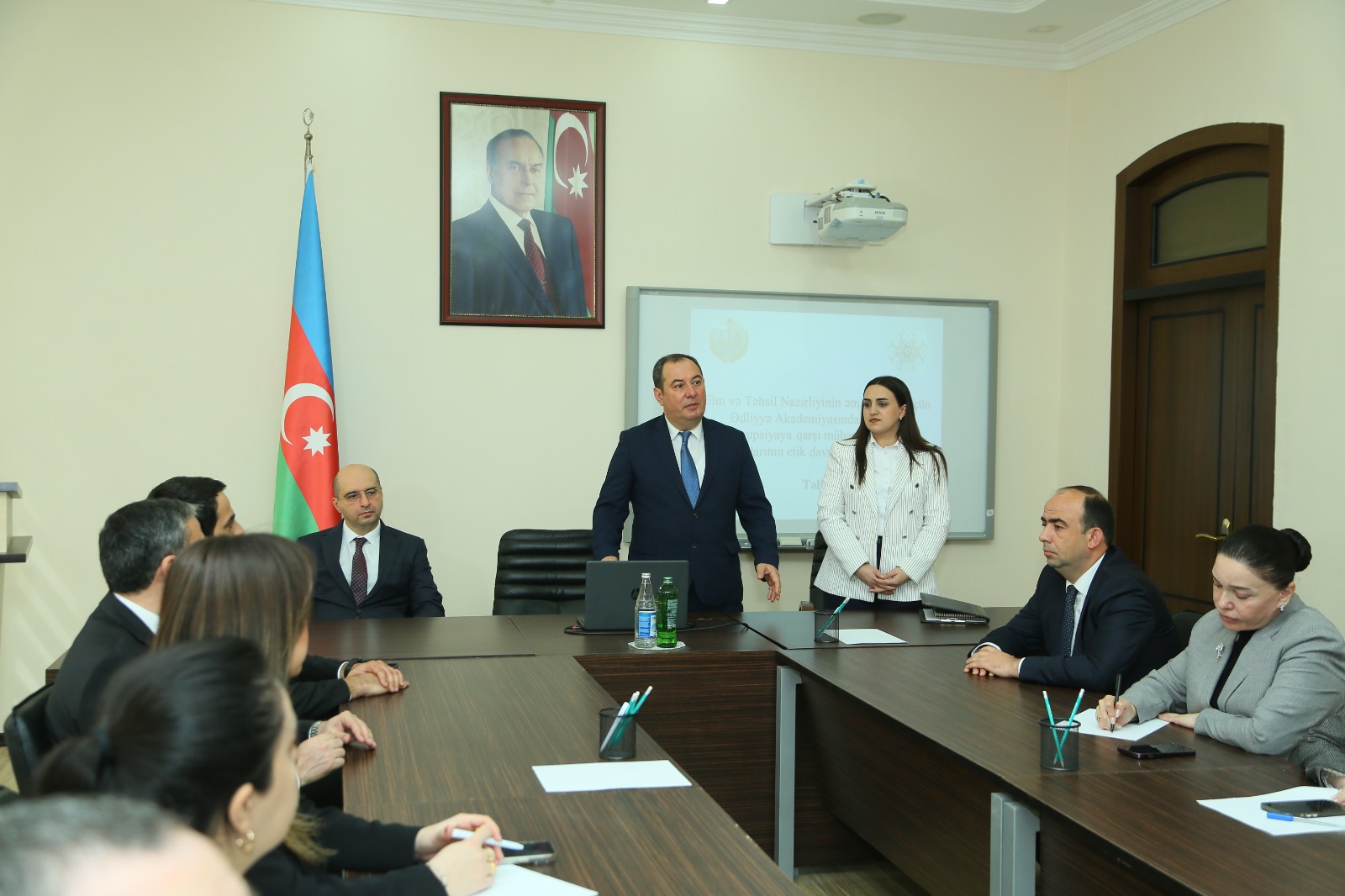 Ədliyyə Akademiyasında Elm və Təhsil Nazirliyinin əməkdaşları üçün təlim keçirilib