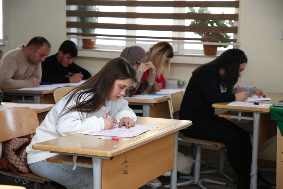 Eksternat imtahanda iştirak üçün 6 minə yaxın şəxs qeydiyyatdan keçib 