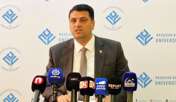 Elbrus İsayev: Universitetin akademik heyətinin 10 faizi əcnəbi professorlardır 