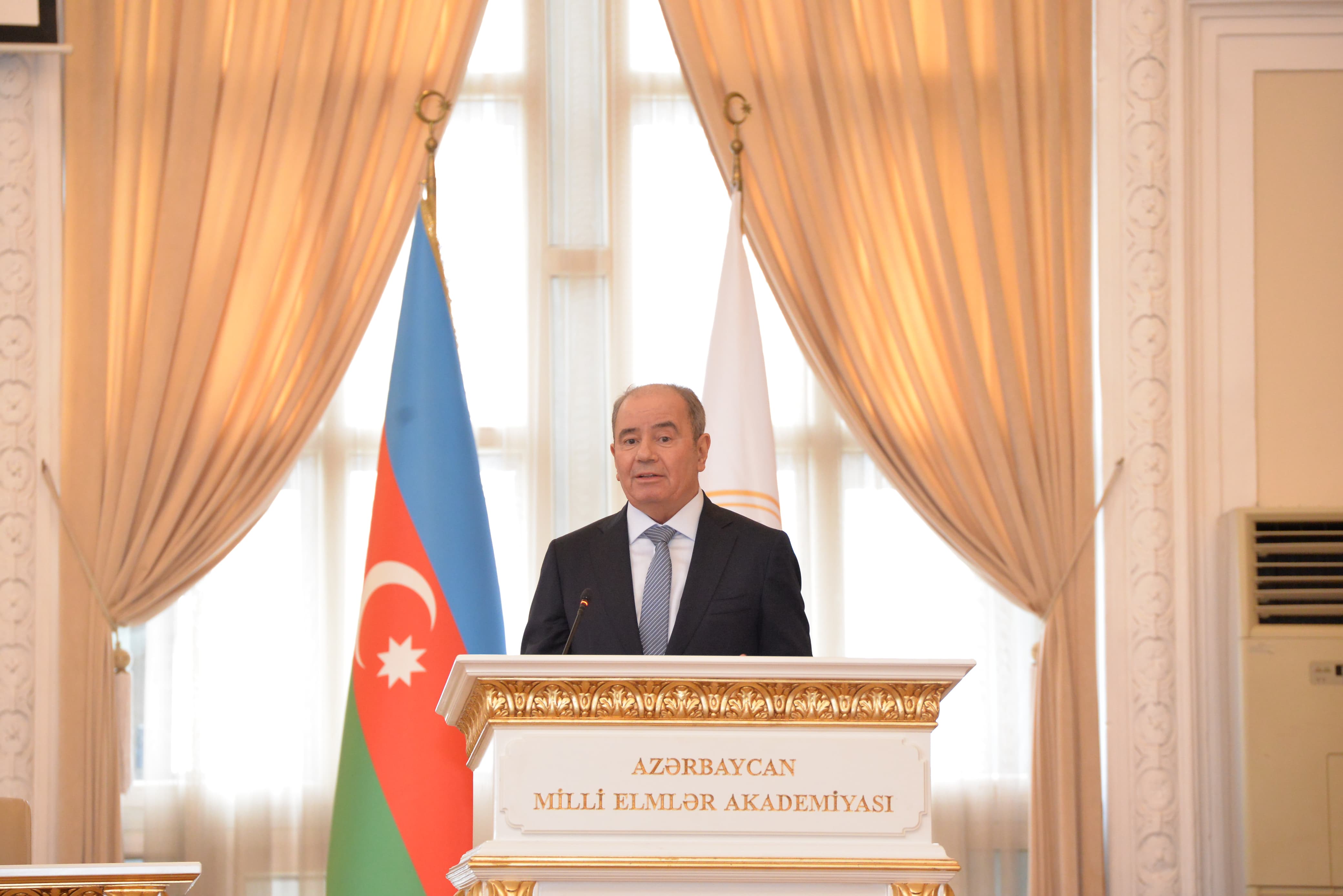 Əli Abbasov: Süni intellekt elmi nəticələrin müəllifi olacaq 