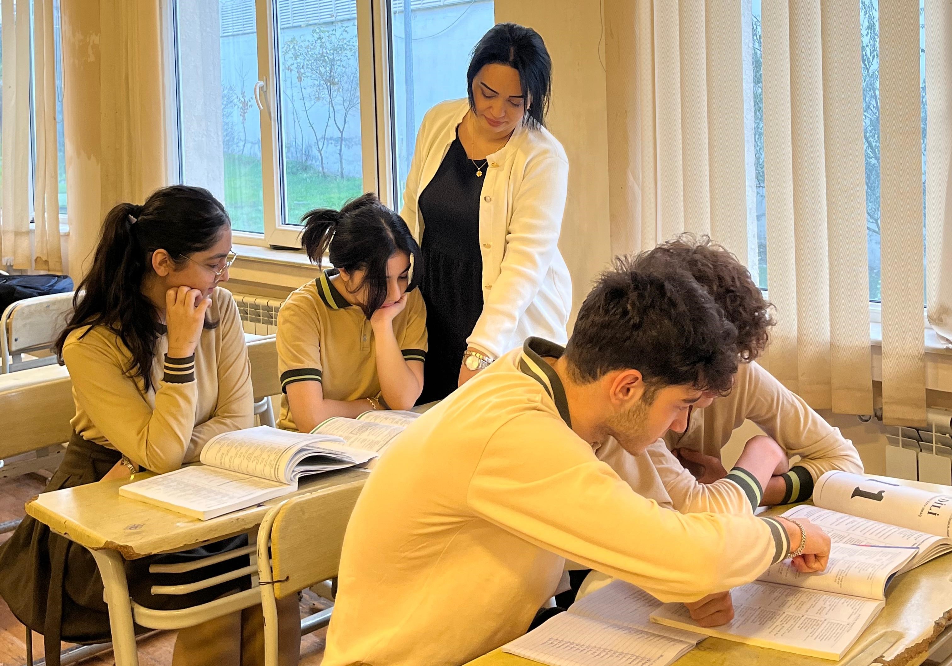 Əlillik onun müəllimlik fəaliyyətinə əngəl deyil 