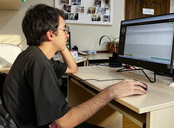 Əlilliyi olan tələbələr UNEC-də imtahanlarını uğurla veriblər 