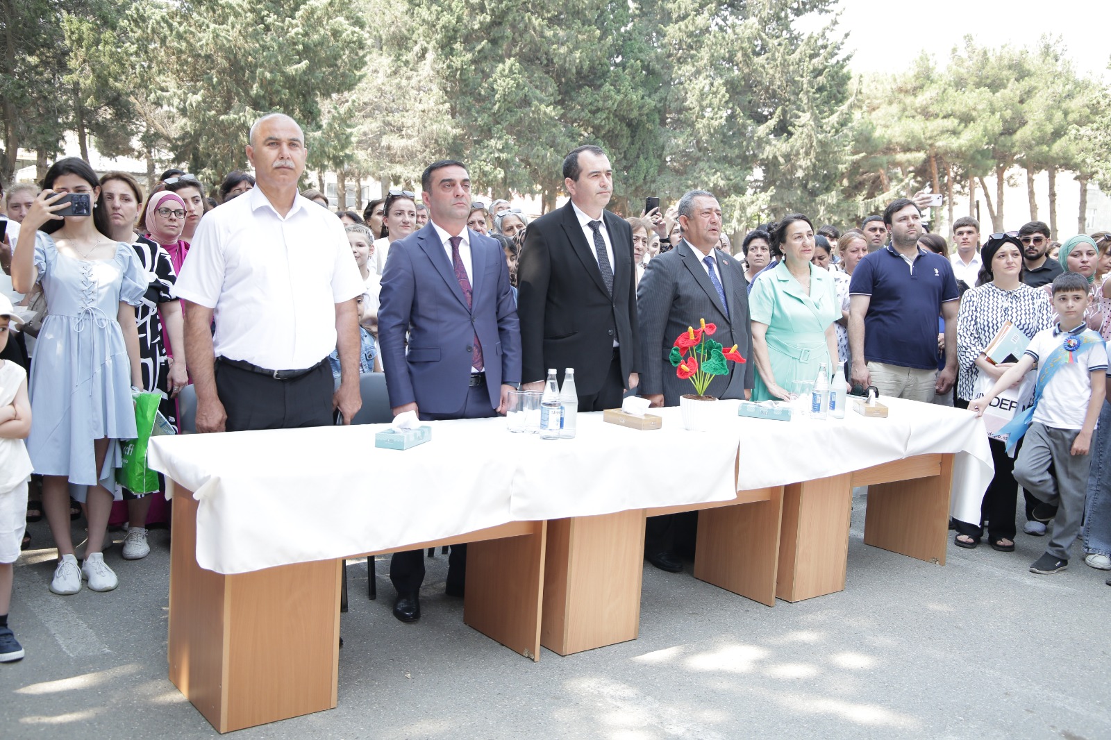 Əlləri və baxışları ilə danışan məzunlar – REPORTAJ