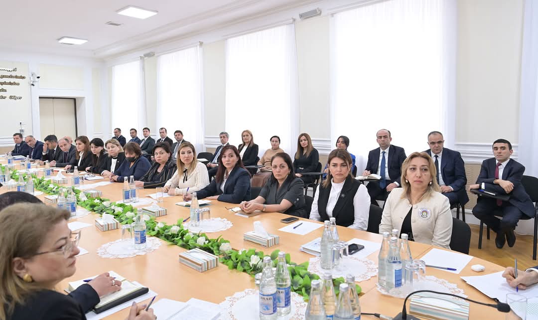 Elm və təhsil naziri daha bir neçə rayonun məktəb direktorları ilə görüşüb