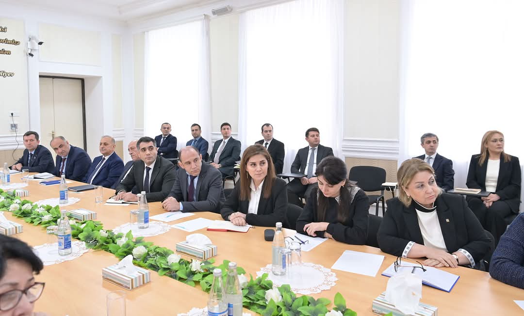Elm və təhsil naziri daha bir neçə rayonun məktəb direktorları ilə görüşüb