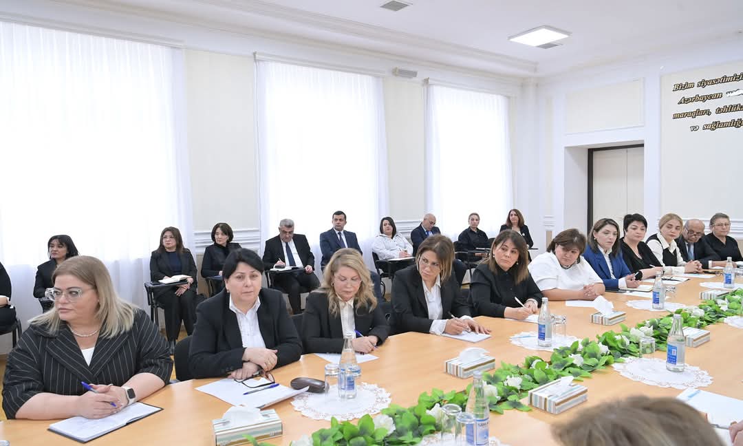 Elm və təhsil naziri daha bir neçə rayonun məktəb direktorları ilə görüşüb