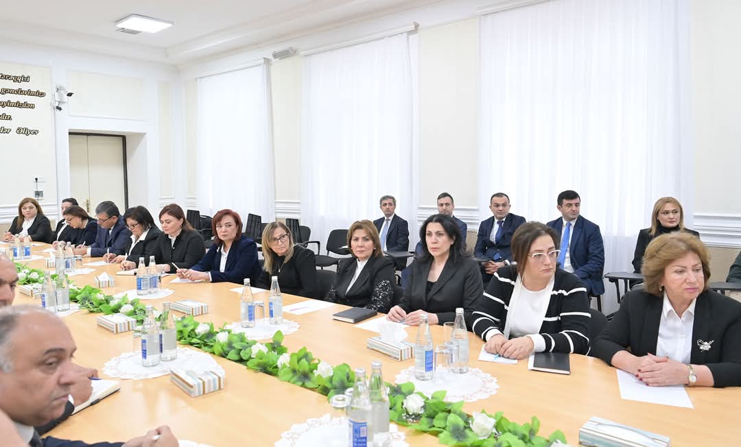 Elm və təhsil naziri daha bir neçə rayonun məktəb direktorları ilə görüşüb