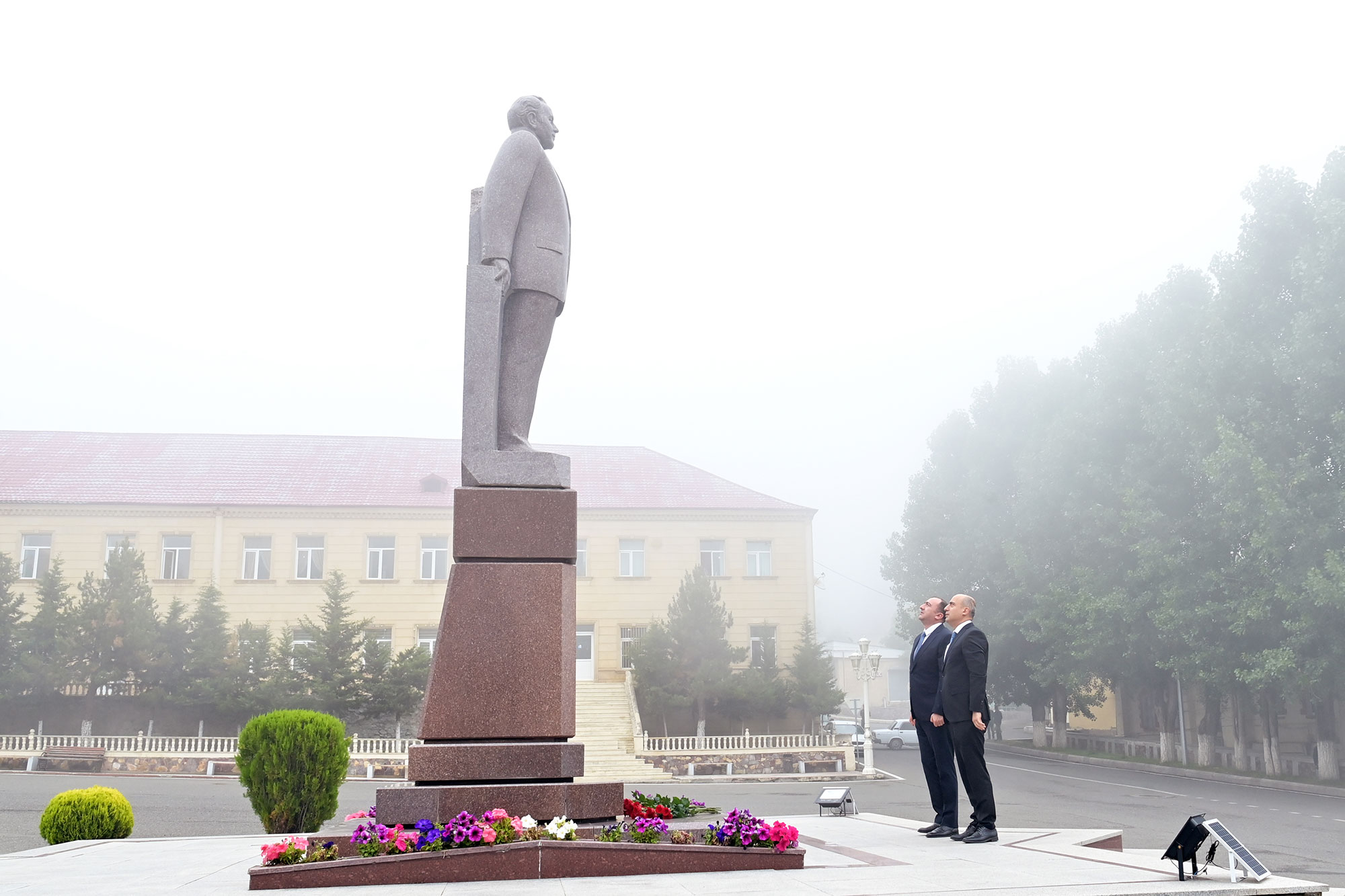 Elm və təhsil naziri Daşkəsəndə vətəndaşları qəbul edib
