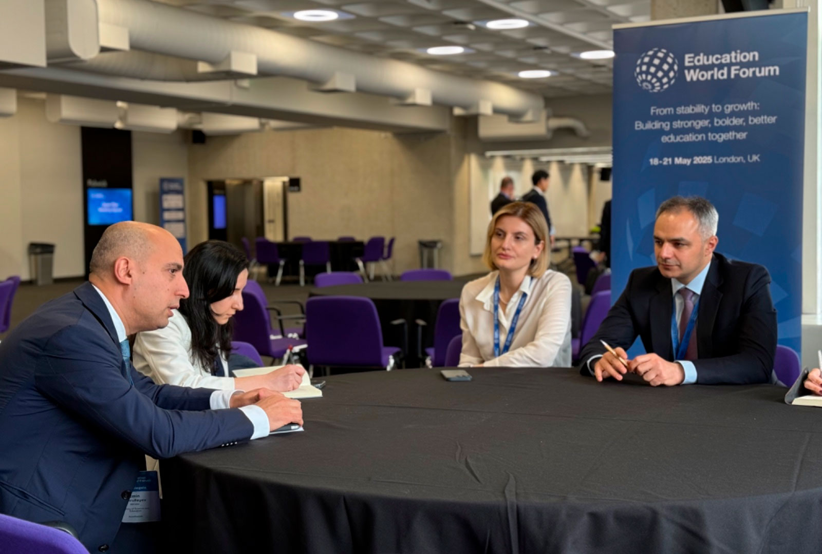 Elm və təhsil naziri gürcüstanlı həmkarı ilə görüşüb 