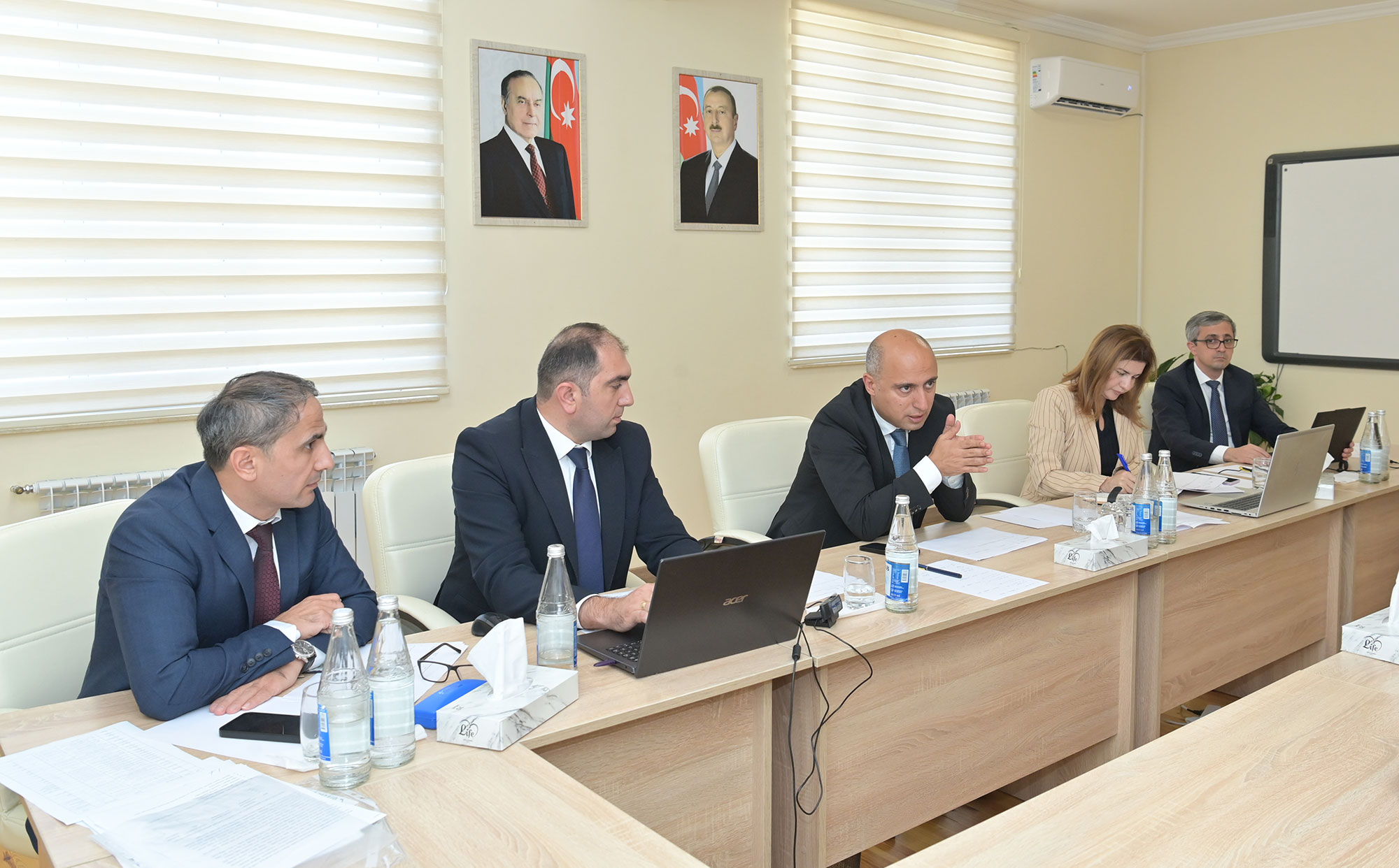 Elm və təhsil naziri İsmayıllıda vətəndaşları qəbul edib