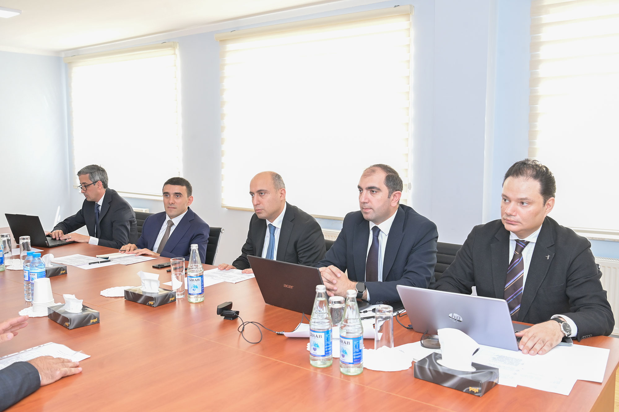 Elm və təhsil naziri Oğuzda vətəndaşları qəbul edib