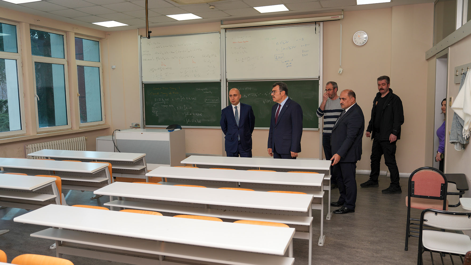 Elm və təhsil naziri Türkiyənin bir neçə ali təhsil müəssisəsində olub