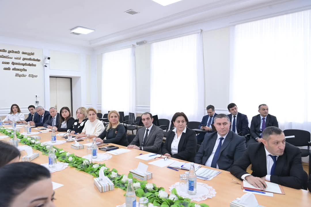 Elm və təhsil naziri Xəzər və Pirallahı rayonlarının məktəb direktorları ilə görüşüb
