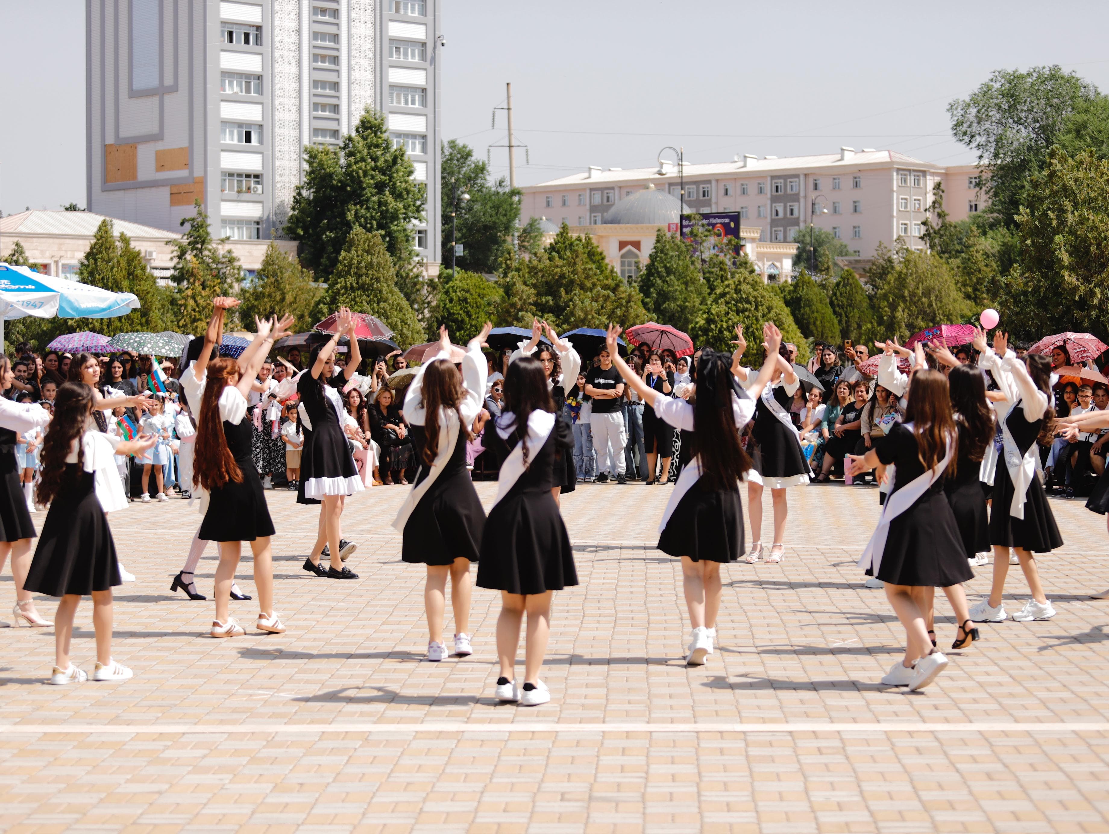 Elm və təhsil nazirinin müavini Naxçıvanda "Son zəng" tədbirində iştirak edib